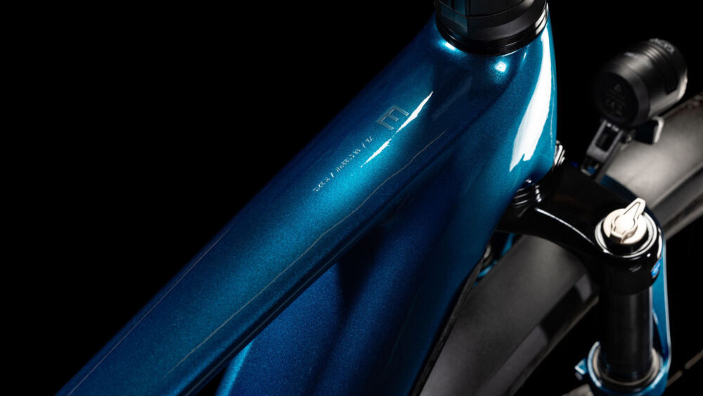 Cube Kathmandu Hybrid EX 800 electricblue´n´chrome – Bild 3